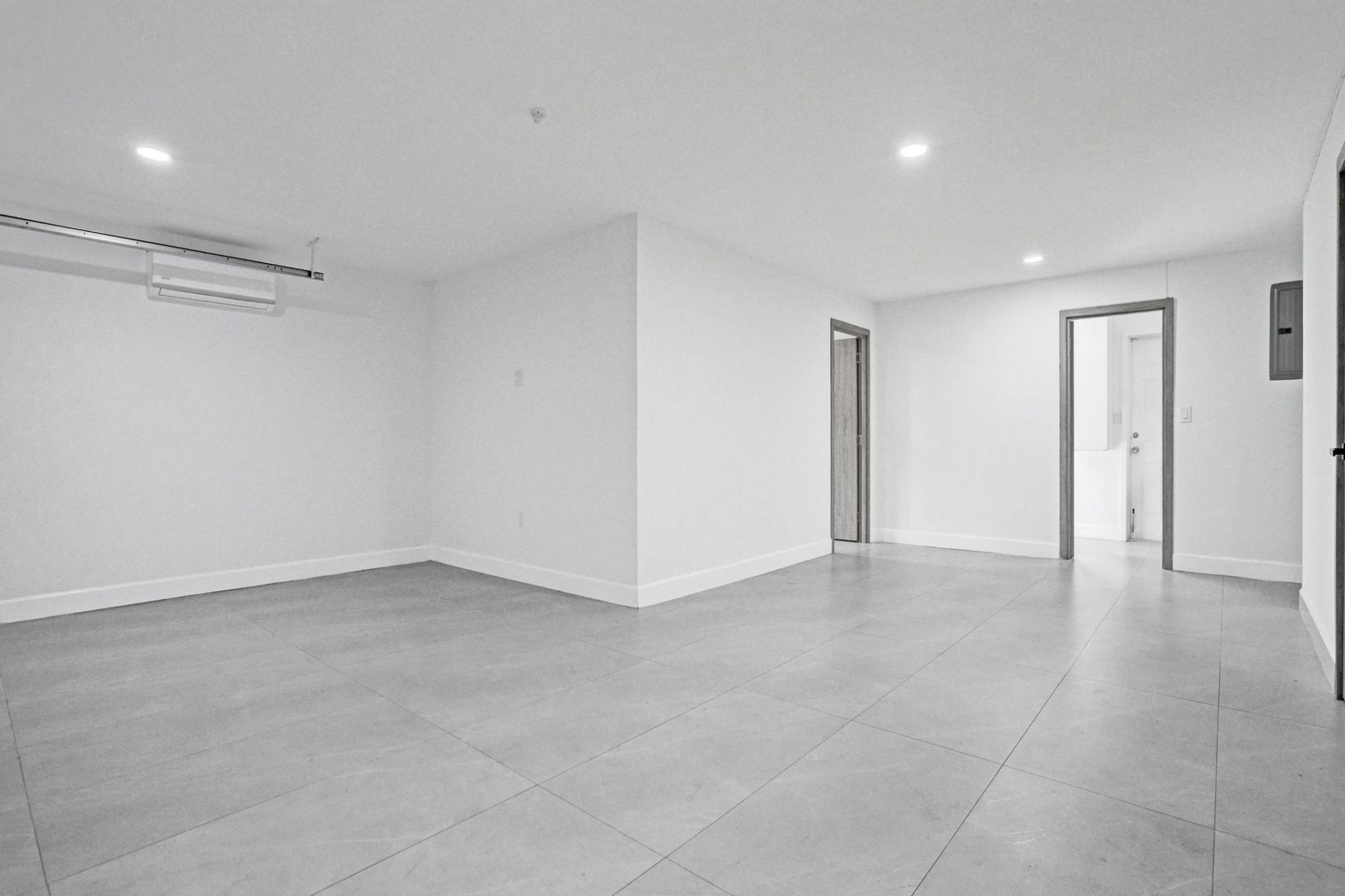 6700 E Tropical Way, Plantation, FL 33317 Photo