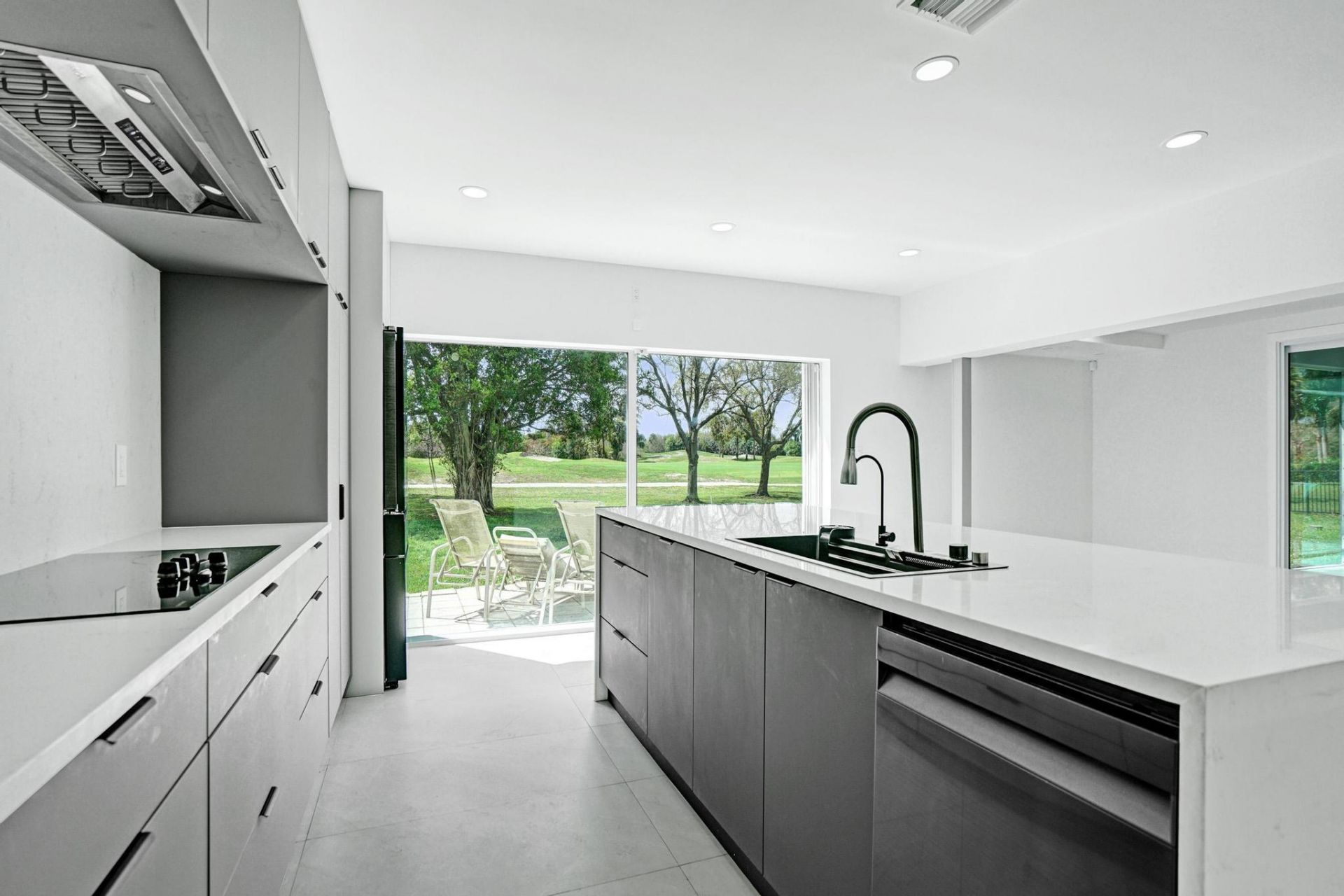 6700 E Tropical Way, Plantation, FL 33317 Photo