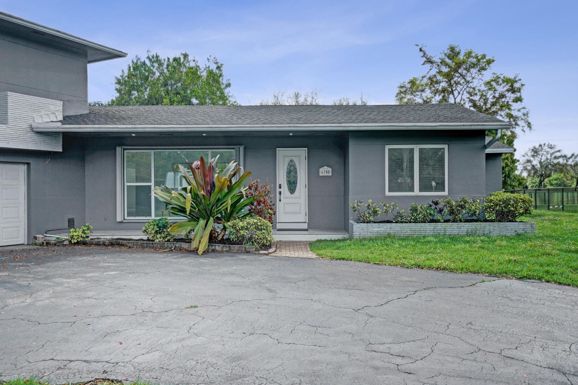 6700 E Tropical Way, Plantation, FL 33317 Photo