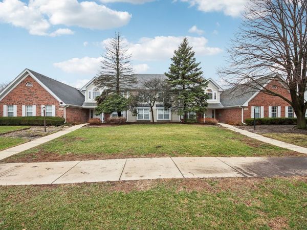 5S530 Scots Drive , Unit 18G, Naperville, IL 60563