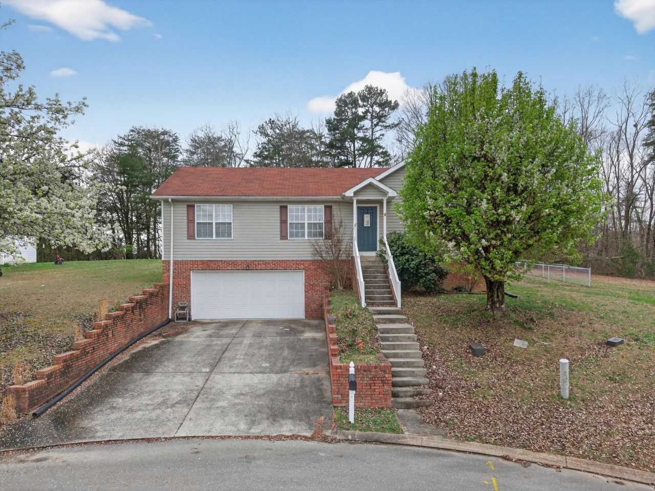 8927 Wings Way, Hixson, TN 37343 Main Photo