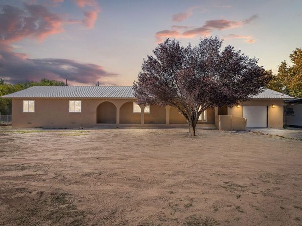 5809 Warren Lane Lane SW, Albuquerque, NM 87105