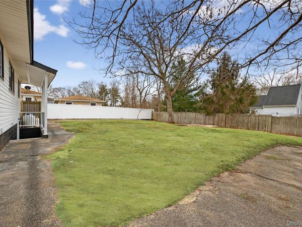 34 Propose Road , Shirley, NY 11967