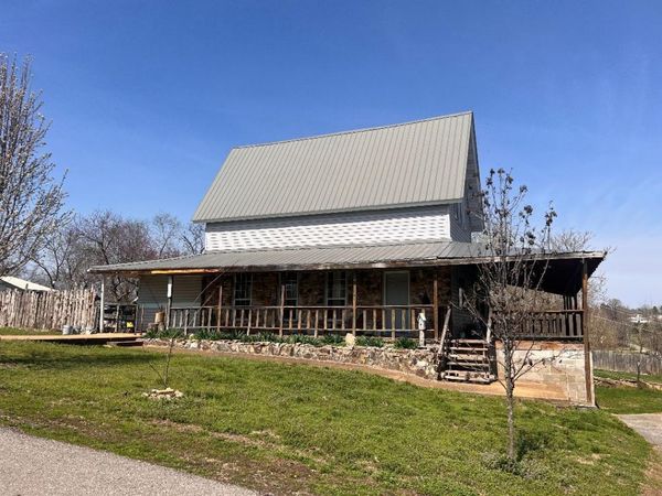 695 Summit Avenue , Mammoth Spring, AR 72554