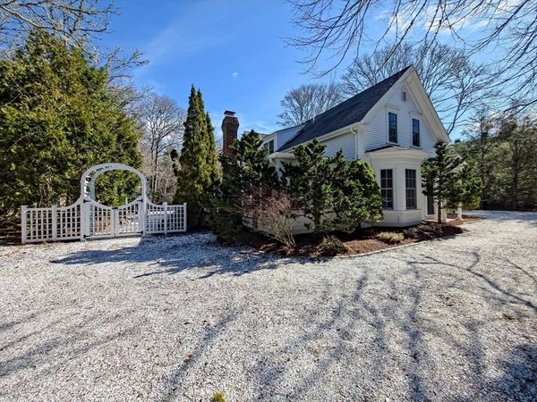 552 Main St, Barnstable, MA 02635
