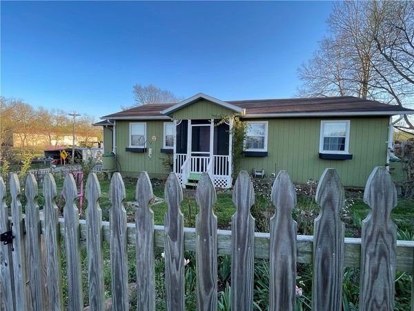 400 Harris Street , Huntsville, AR 72740