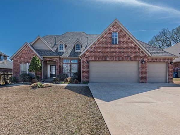 4705 SW Merlin Street , Bentonville, AR 72713