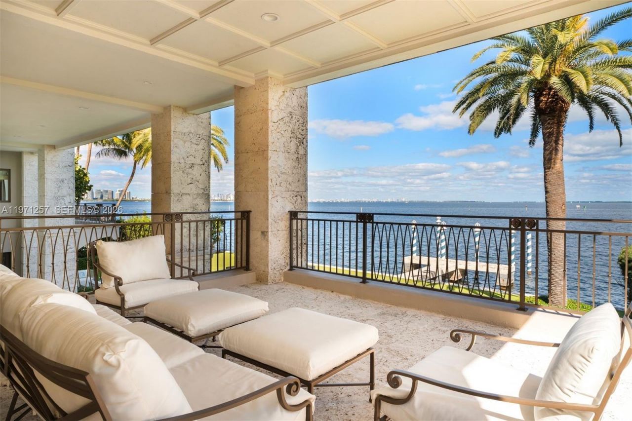 10 Tahiti Beach Island Rd, Coral Gables, FL 33143 Photo