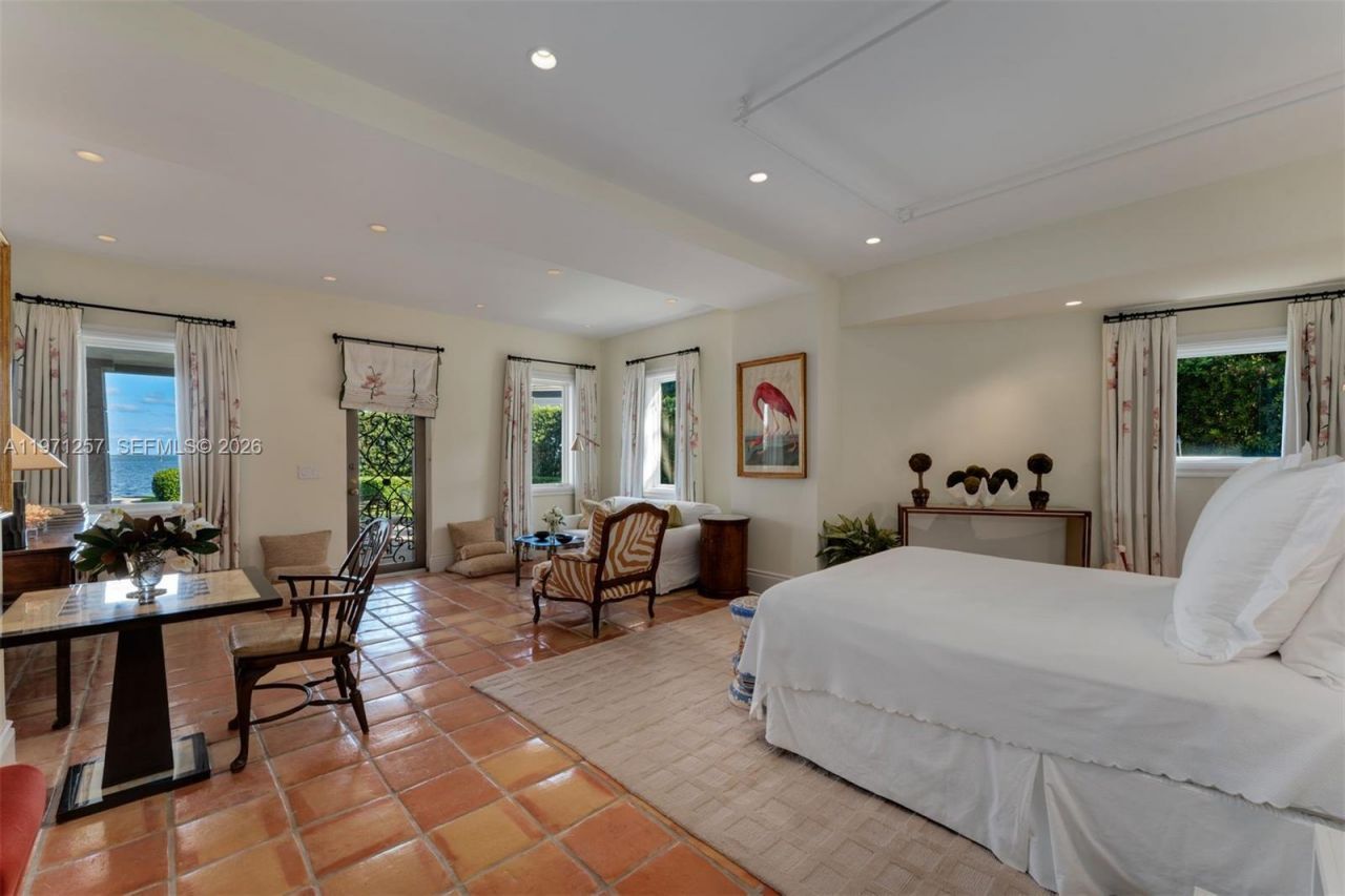 10 Tahiti Beach Island Rd, Coral Gables, FL 33143 Photo