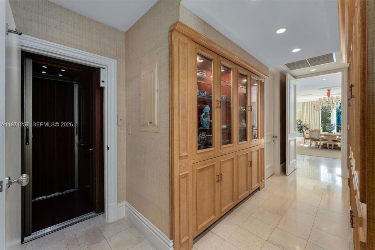 10 Tahiti Beach Island Rd, Coral Gables, FL 33143 Photo