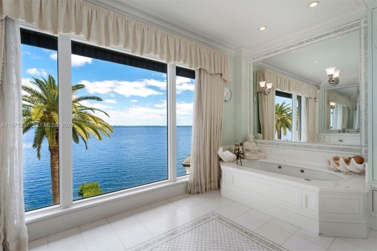 10 Tahiti Beach Island Rd, Coral Gables, FL 33143 Photo