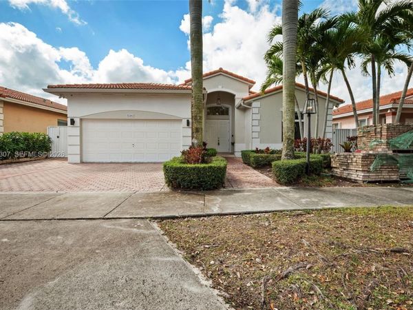 15962 SW 62nd St, Miami, FL 33193