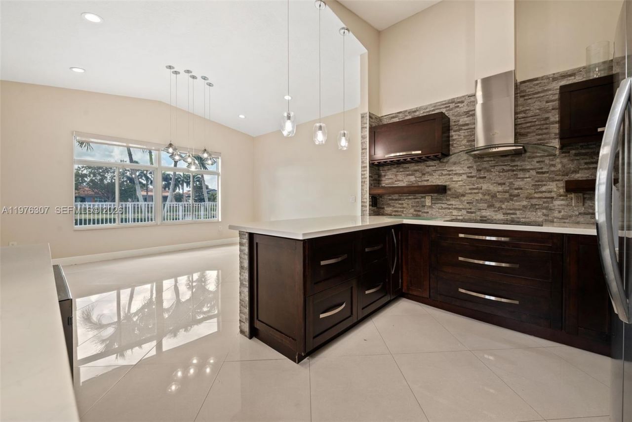 15962 SW 62nd St, Miami, FL 33193 Photo