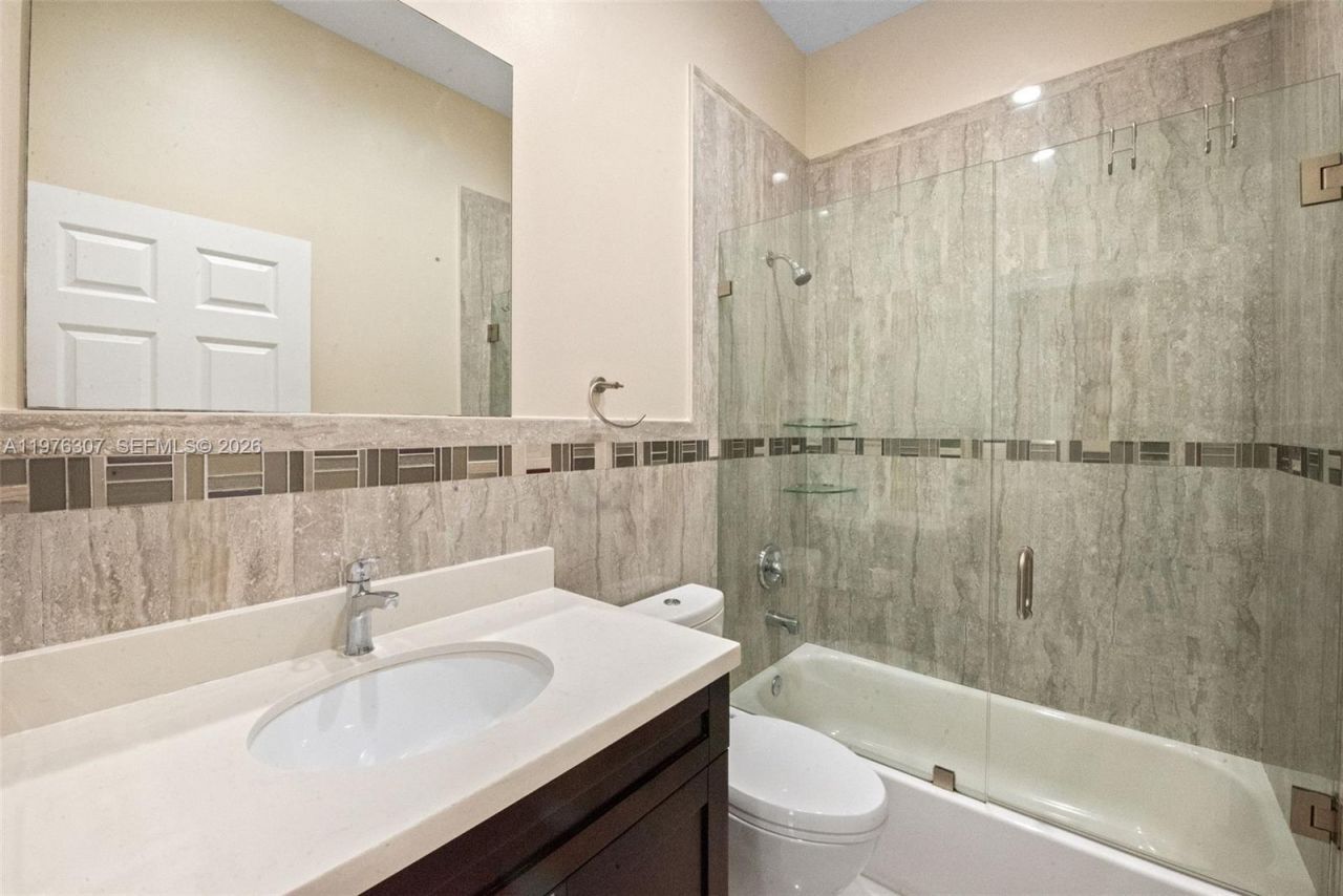 15962 SW 62nd St, Miami, FL 33193 Photo