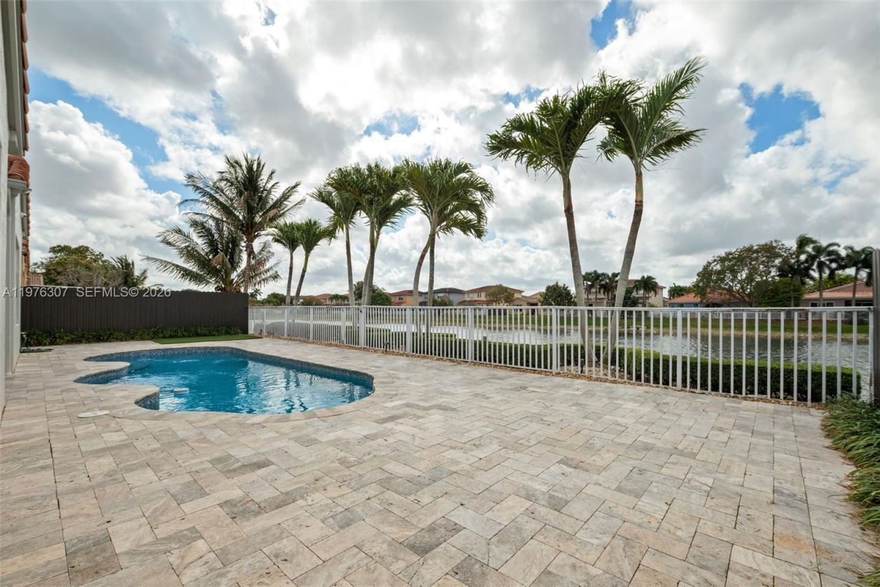 15962 SW 62nd St, Miami, FL 33193 Photo