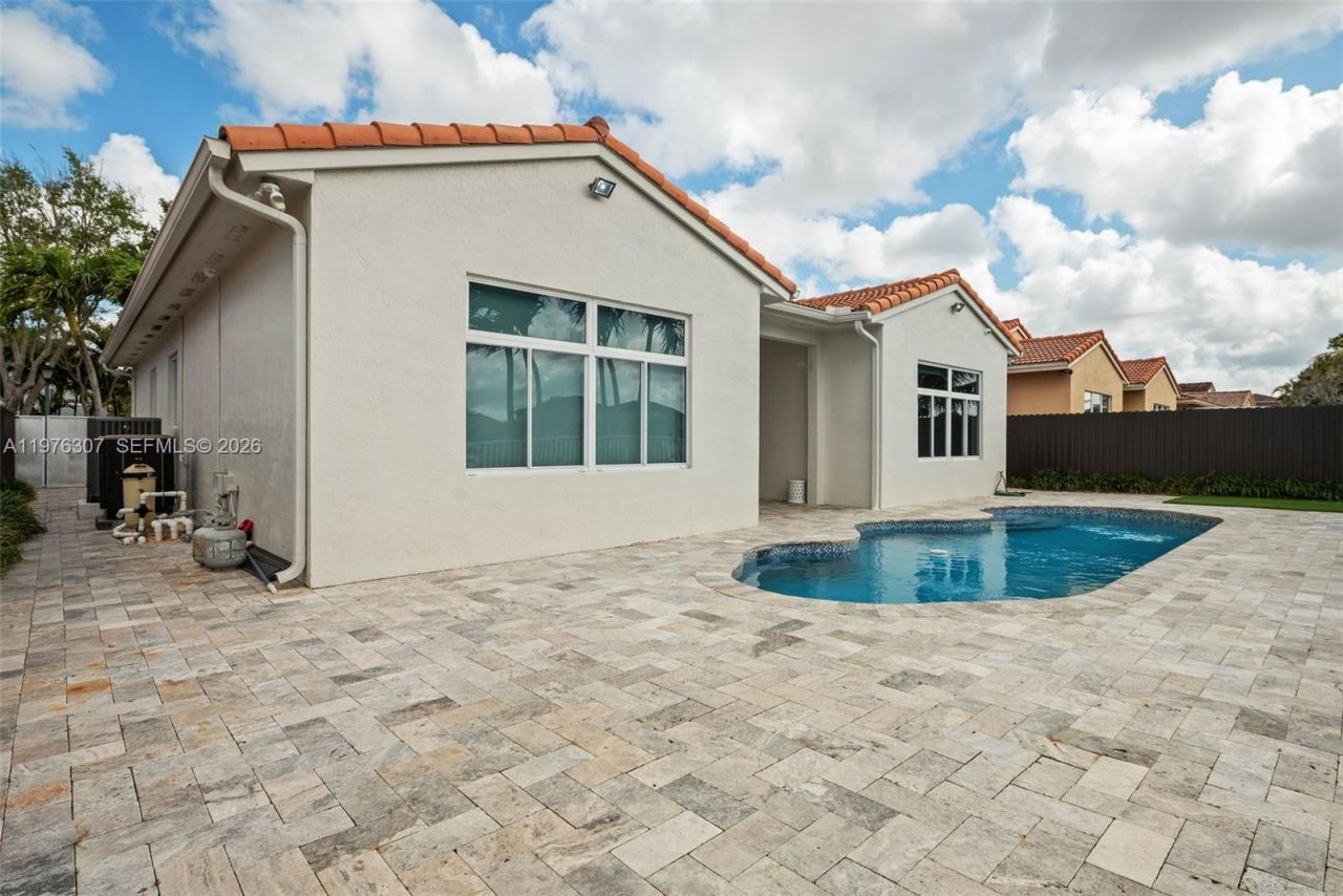 15962 SW 62nd St, Miami, FL 33193 Photo