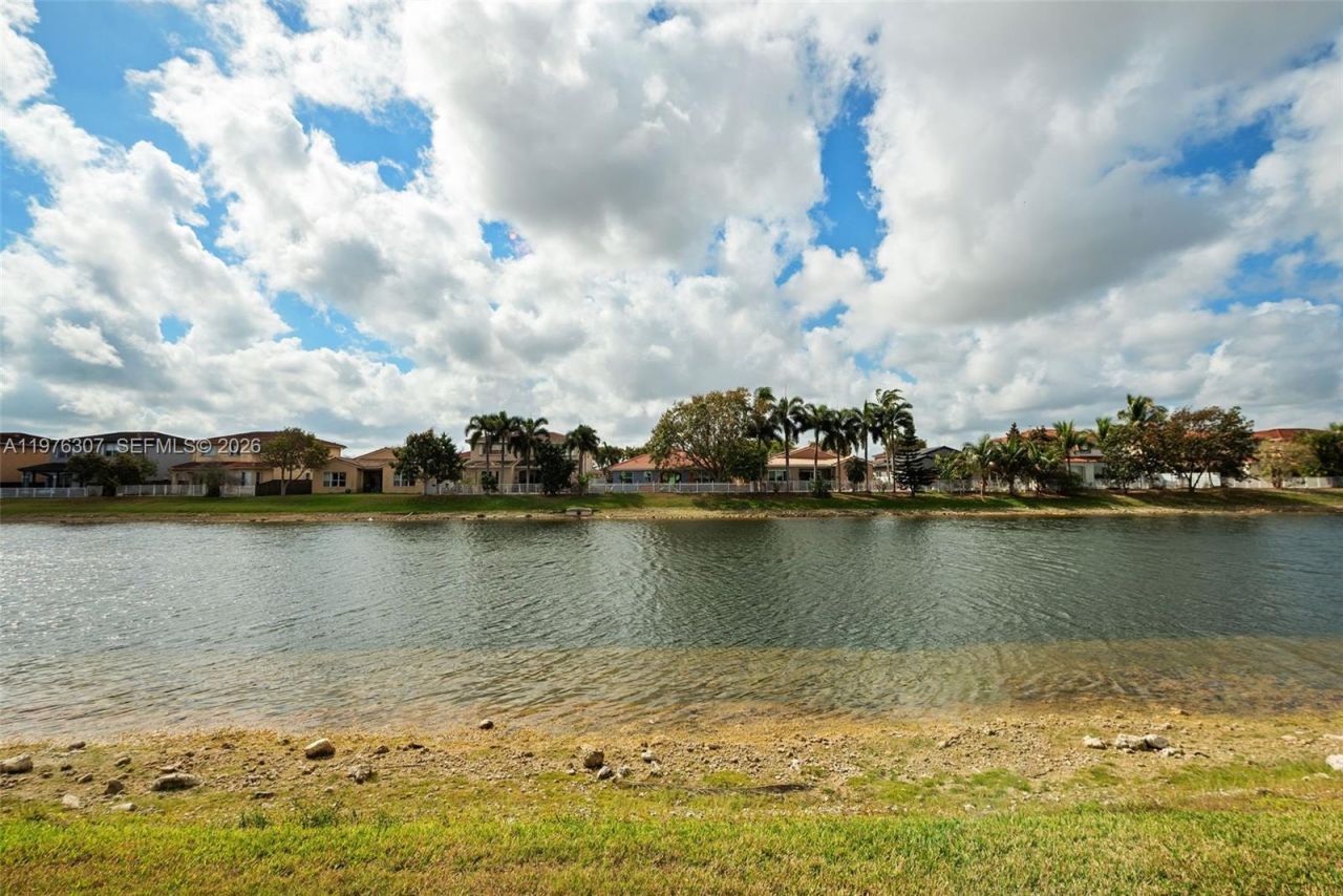 15962 SW 62nd St, Miami, FL 33193 Photo