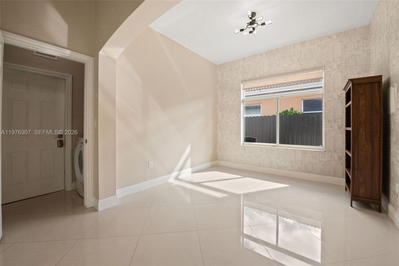 15962 SW 62nd St, Miami, FL 33193 Photo