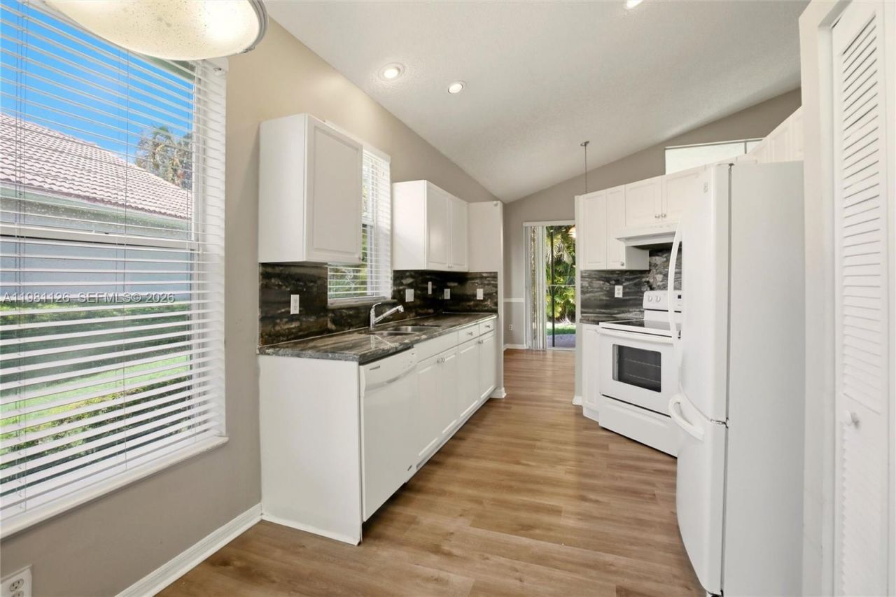 17208 Hampton Blvd, Boca Raton, FL 33496 Photo