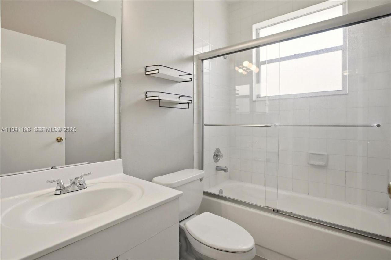 17208 Hampton Blvd, Boca Raton, FL 33496 Photo