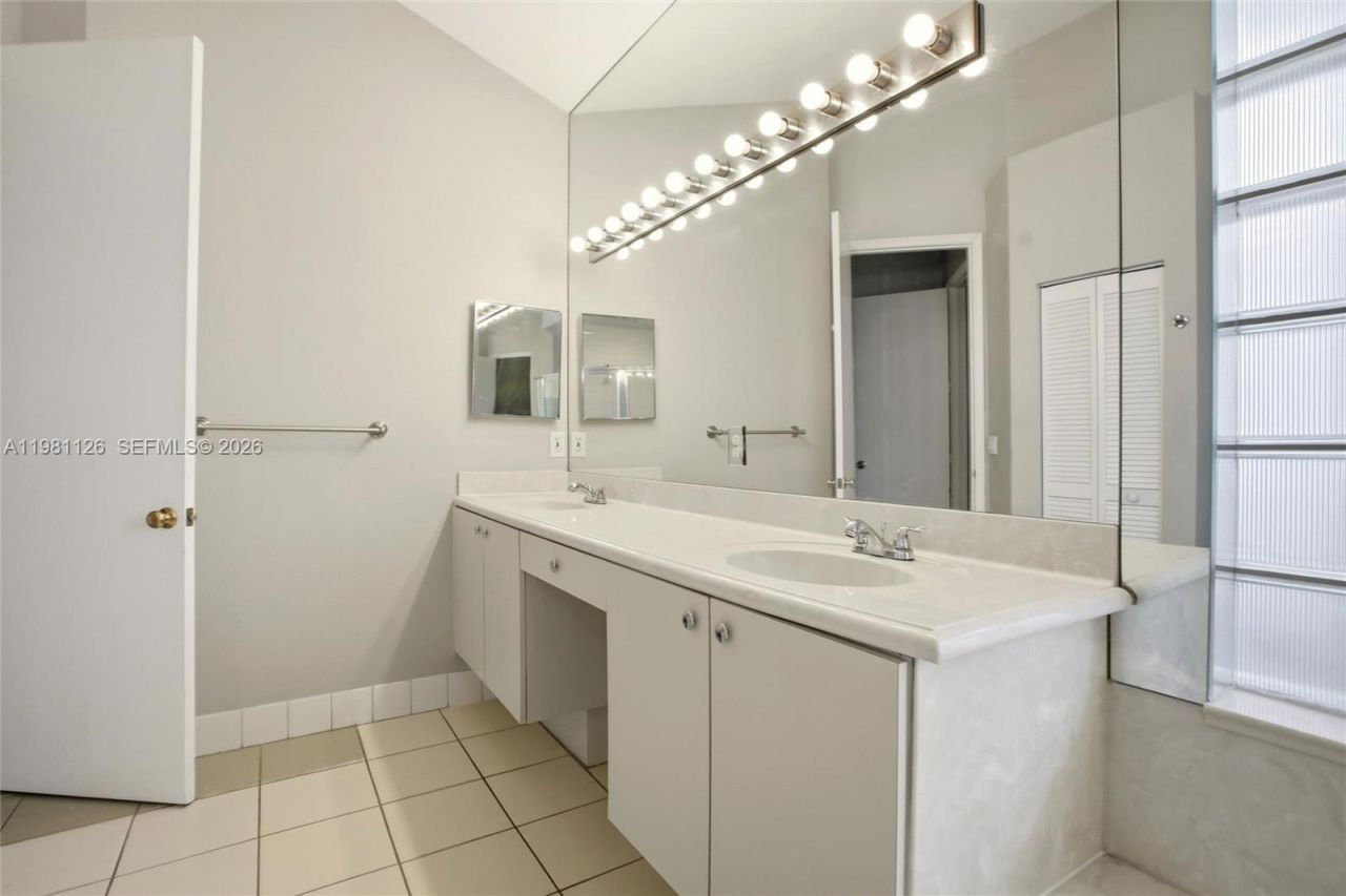 17208 Hampton Blvd, Boca Raton, FL 33496 Photo