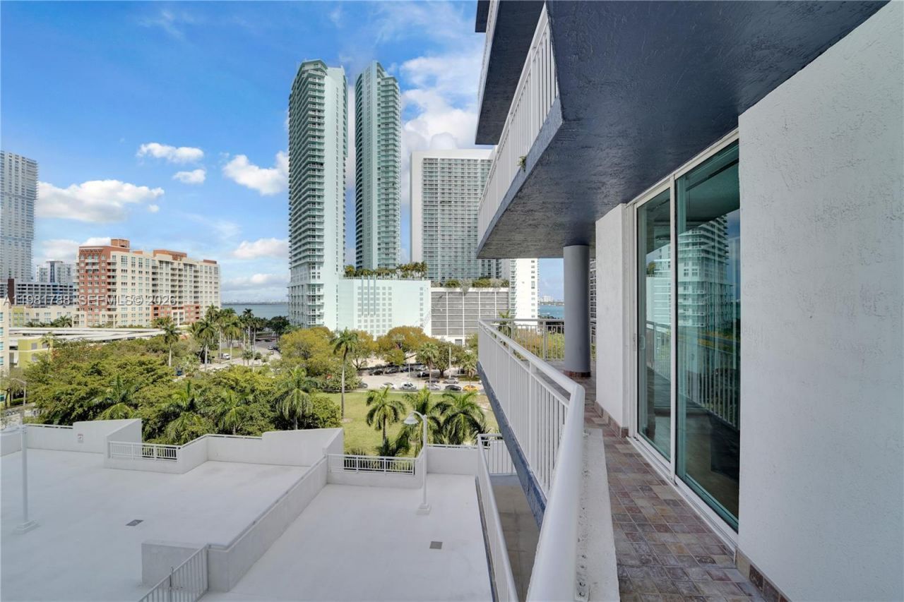 275 NE 18th St, Unit 808, Miami, FL 33132 Photo