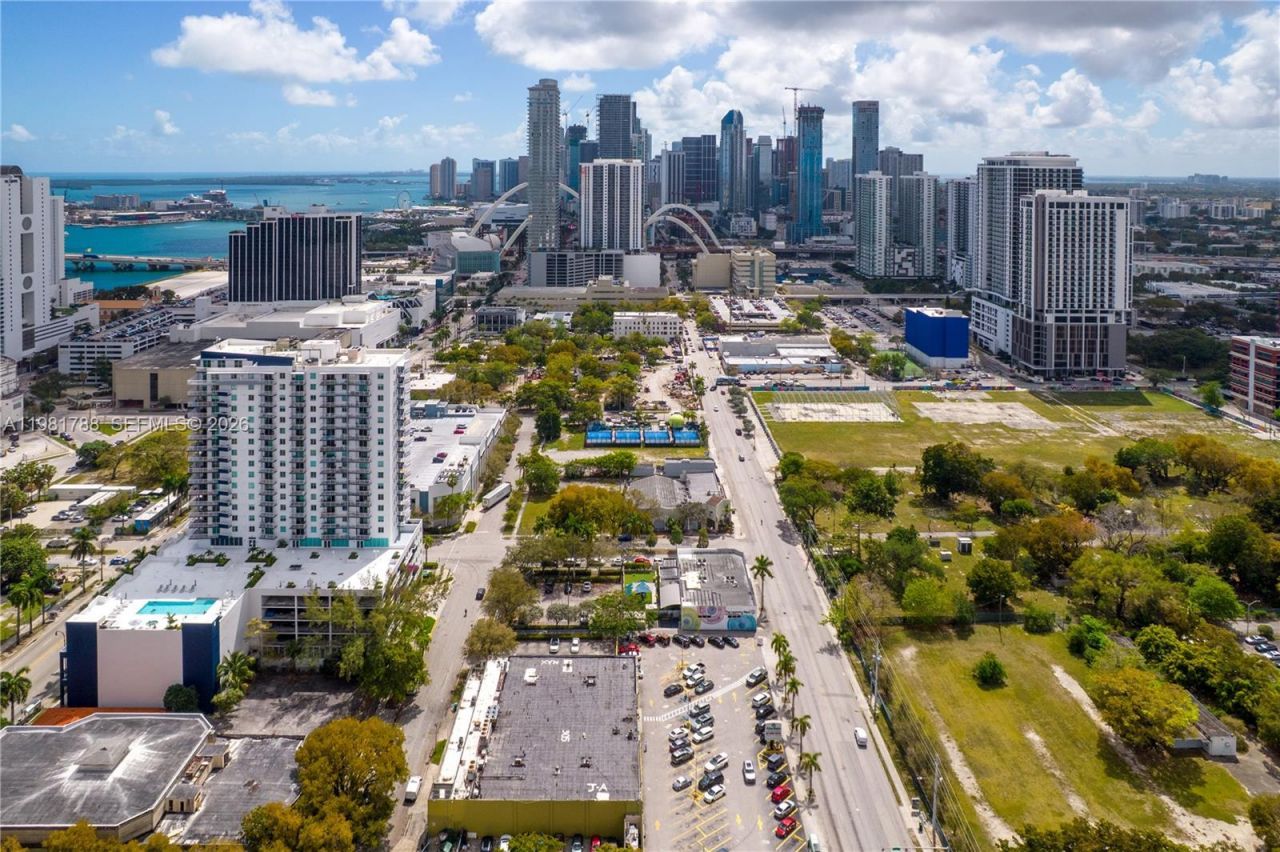 275 NE 18th St, Unit 808, Miami, FL 33132 Photo
