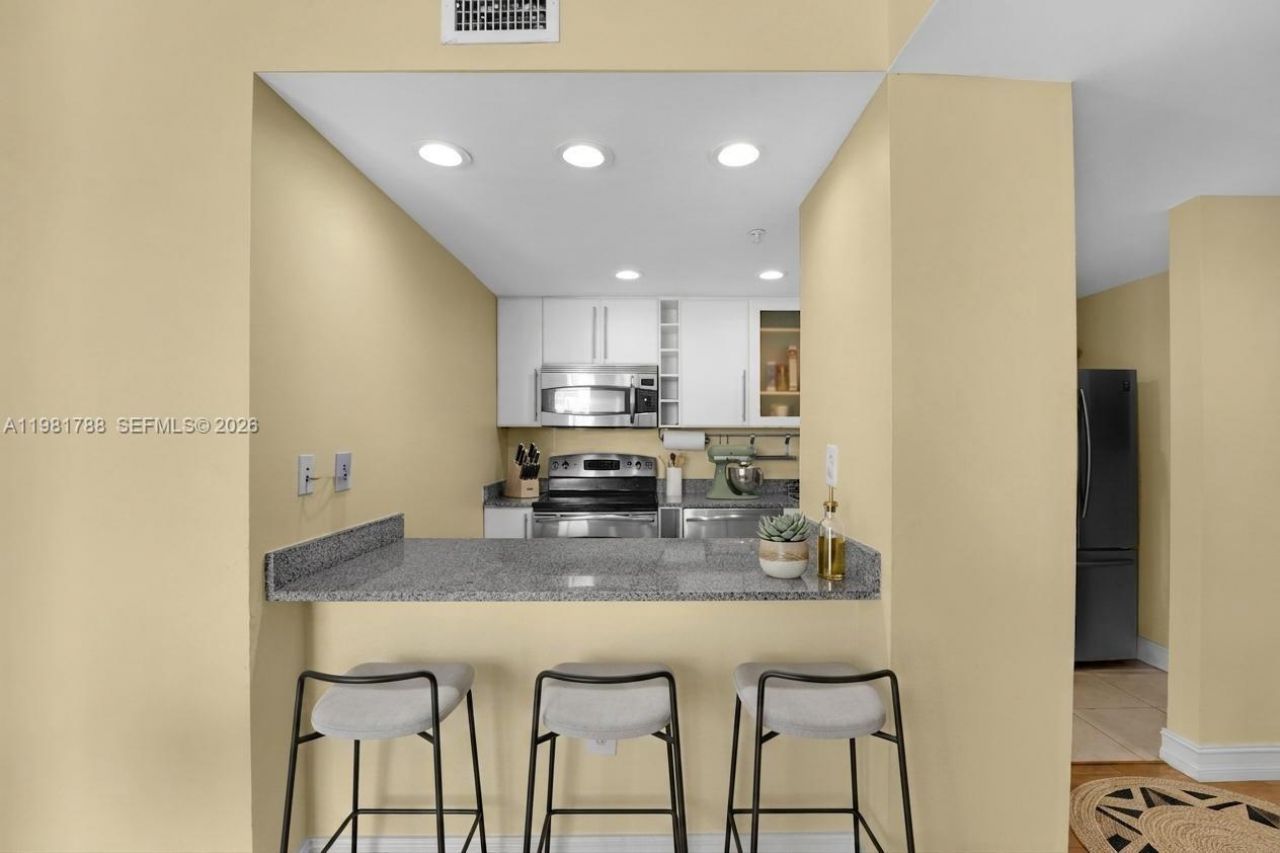 275 NE 18th St, Unit 808, Miami, FL 33132 Photo