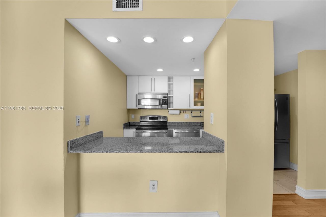 275 NE 18th St, Unit 808, Miami, FL 33132 Photo