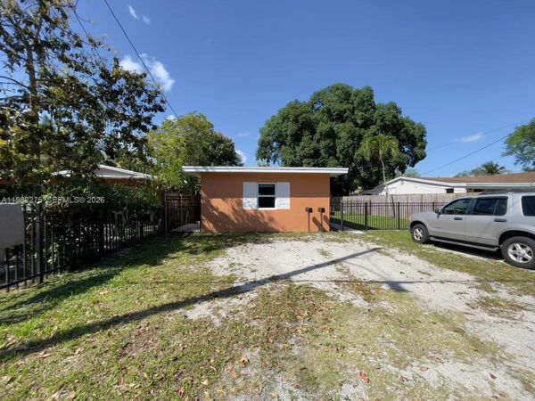 279 NW 96th St, Unit 279, Miami, FL 33150