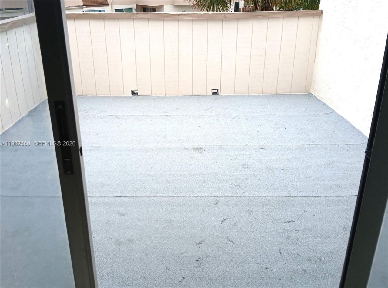 8249 NW 8th Pl, Unit 4, Plantation, FL 33324 Photo