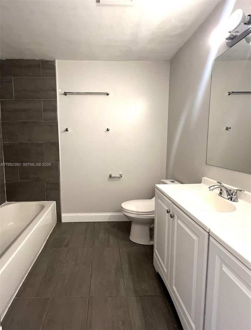 8249 NW 8th Pl, Unit 4, Plantation, FL 33324 Photo