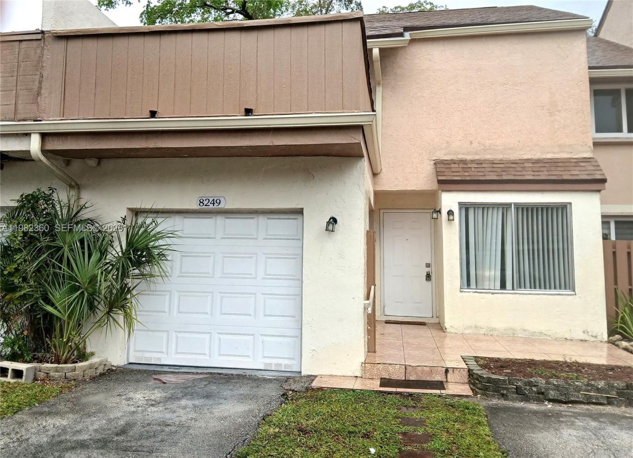 8249 NW 8th Pl, Unit 4, Plantation, FL 33324 Photo