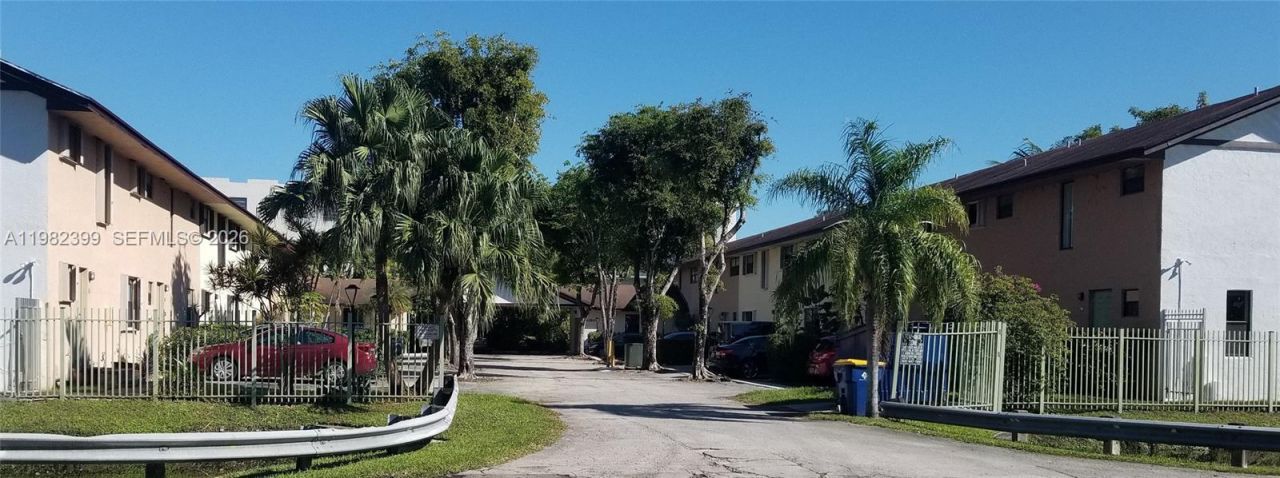 13881 NE 2nd Ct, Unit C6, Miami, FL 33161 Photo