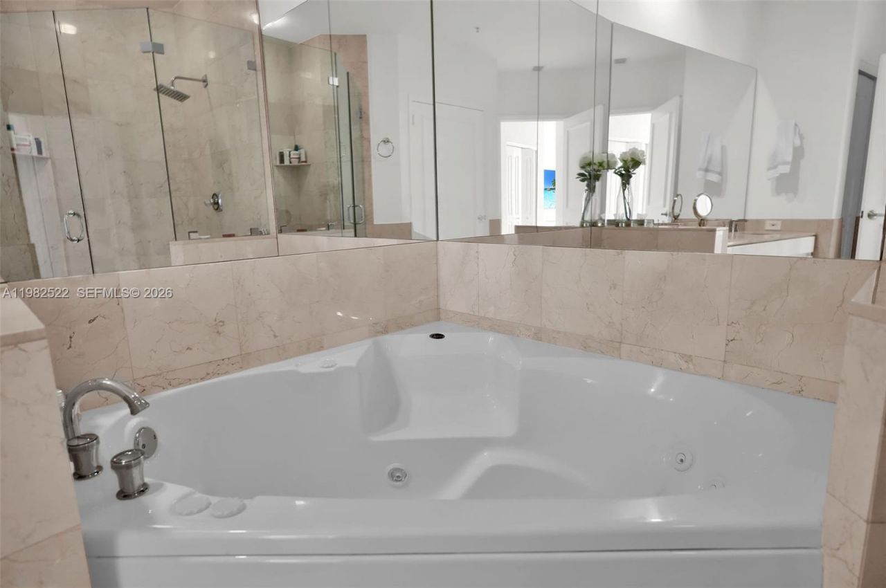 808 Brickell Key Dr , Unit 3702, Miami, FL 33131 Photo