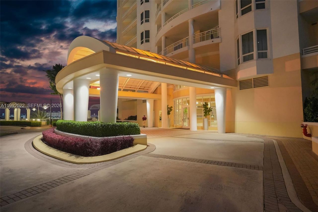 808 Brickell Key Dr , Unit 3702, Miami, FL 33131 Photo