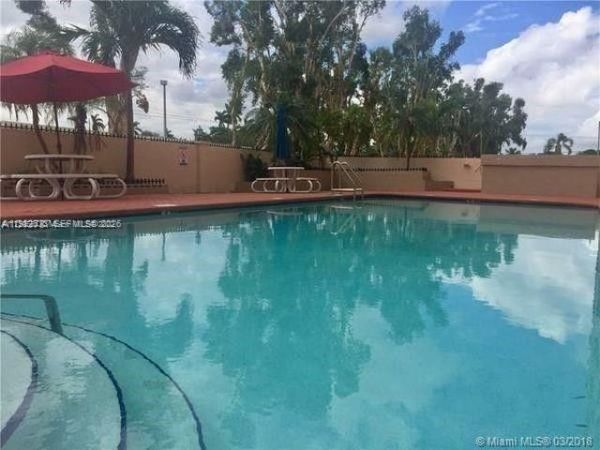 1251 NE 108th St, Unit 103, Miami, FL 33161