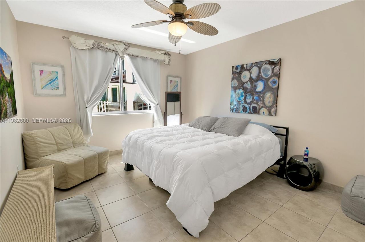 110 Washington Ave, Unit 2414, Miami Beach, FL 33139 Photo