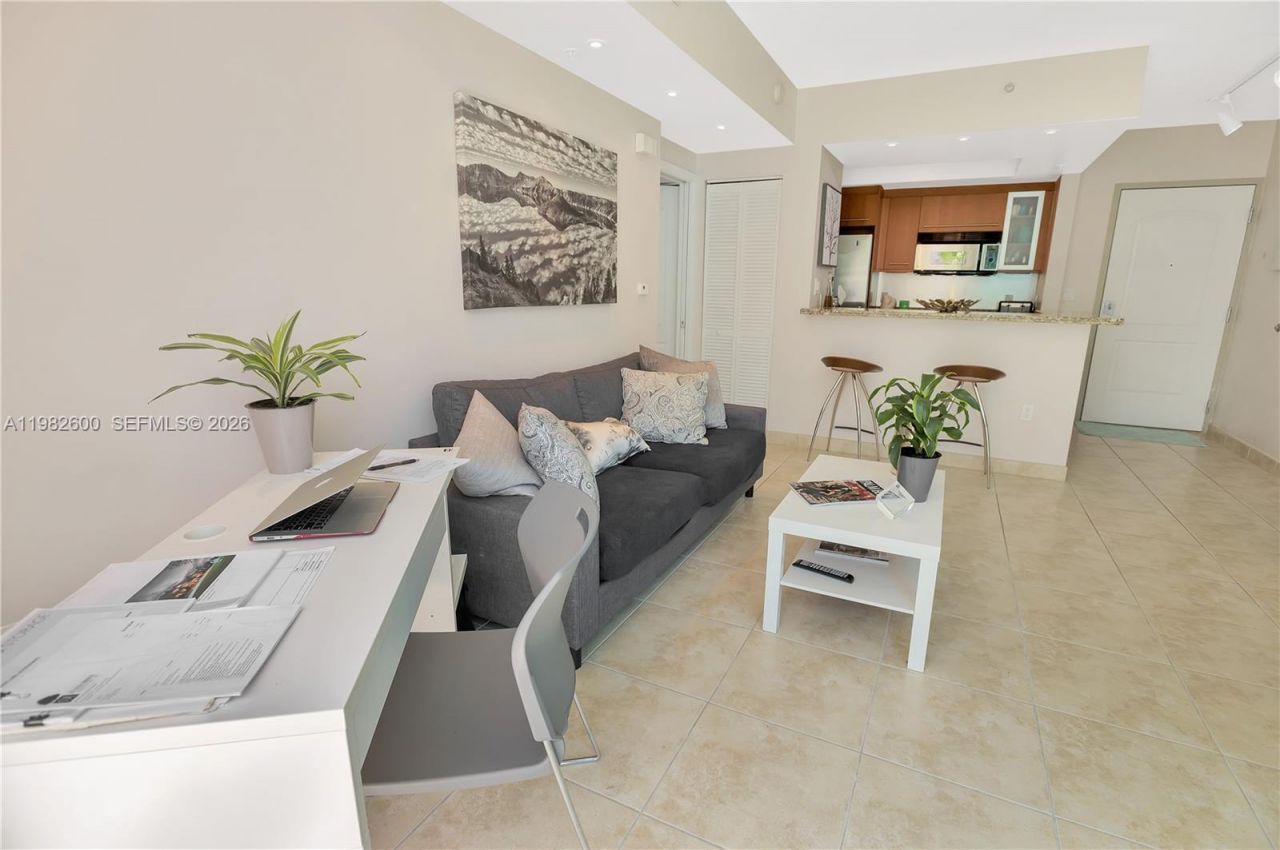 110 Washington Ave, Unit 2414, Miami Beach, FL 33139 Photo