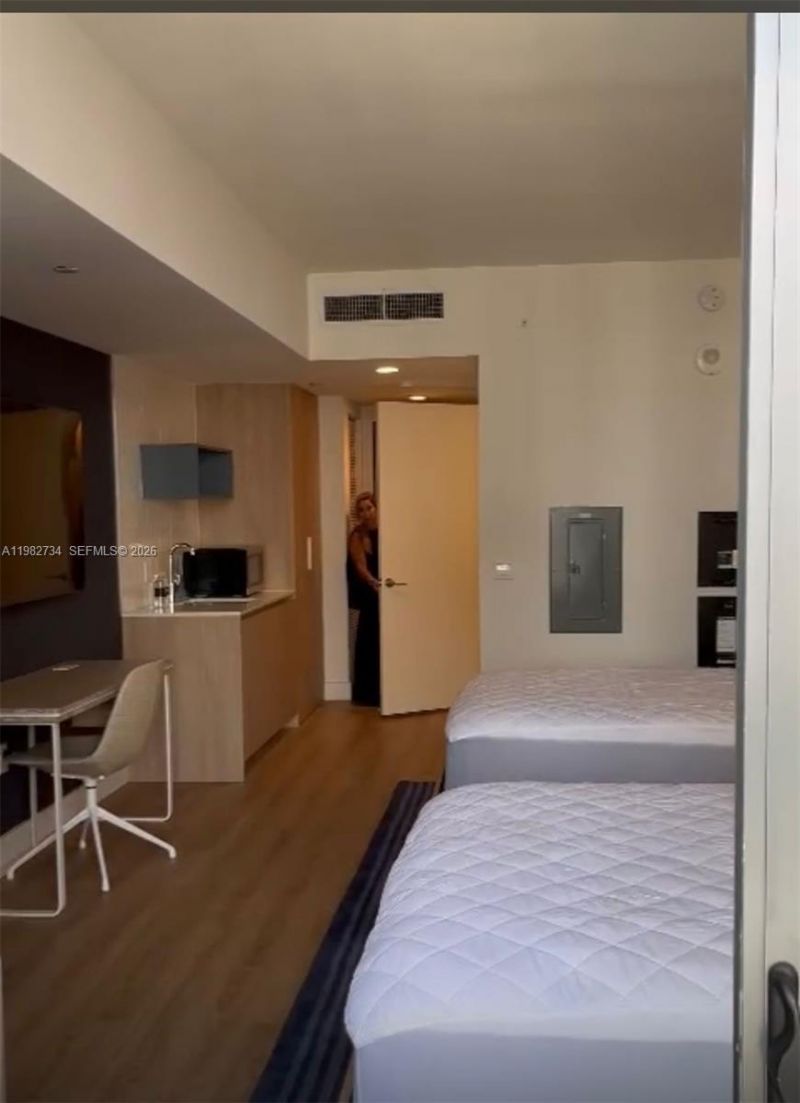 159 NE 6th St , Unit 1804, Miami, FL 33132 Photo