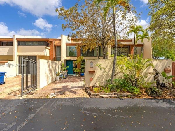7825 SW 103rd Pl , Miami, FL 33173