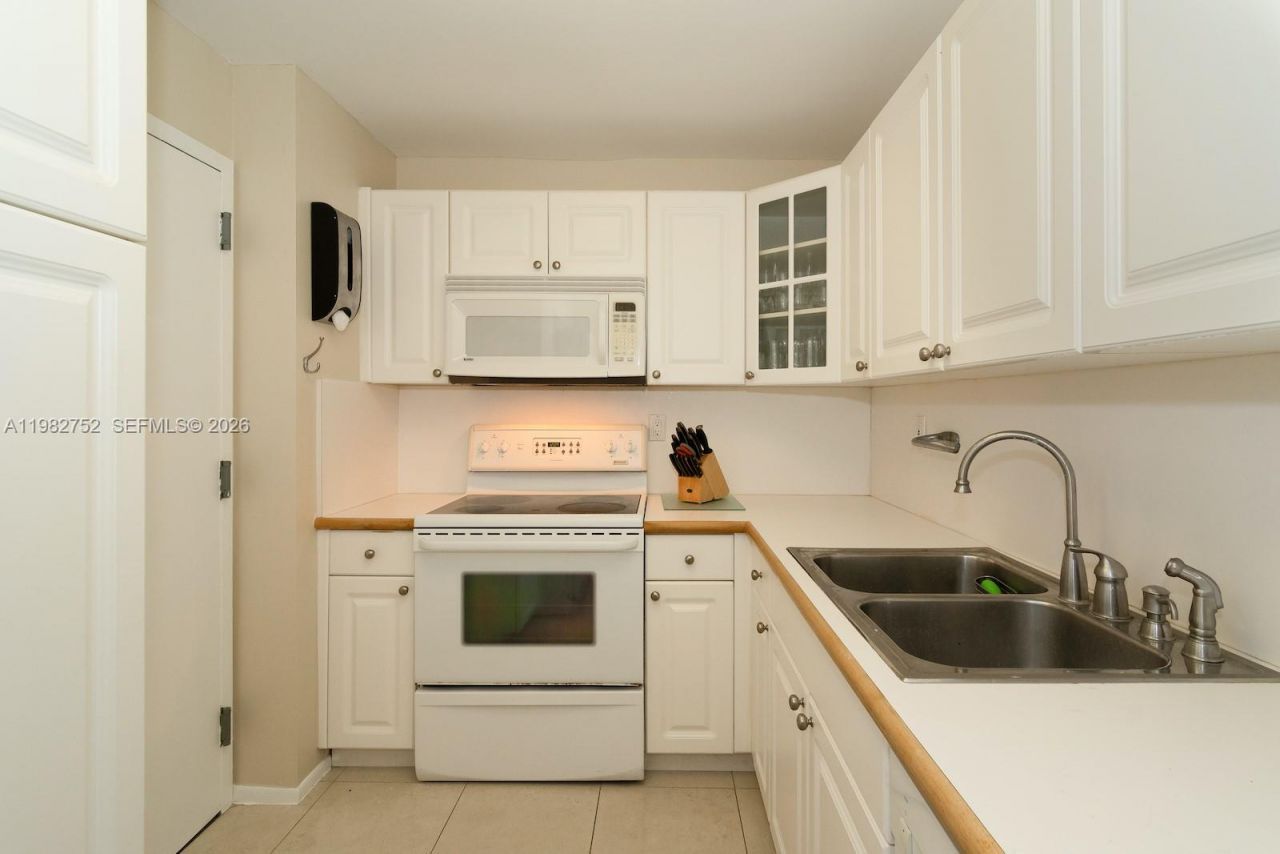 2333 Brickell Ave , Unit 1710, Miami, FL 33129 Photo