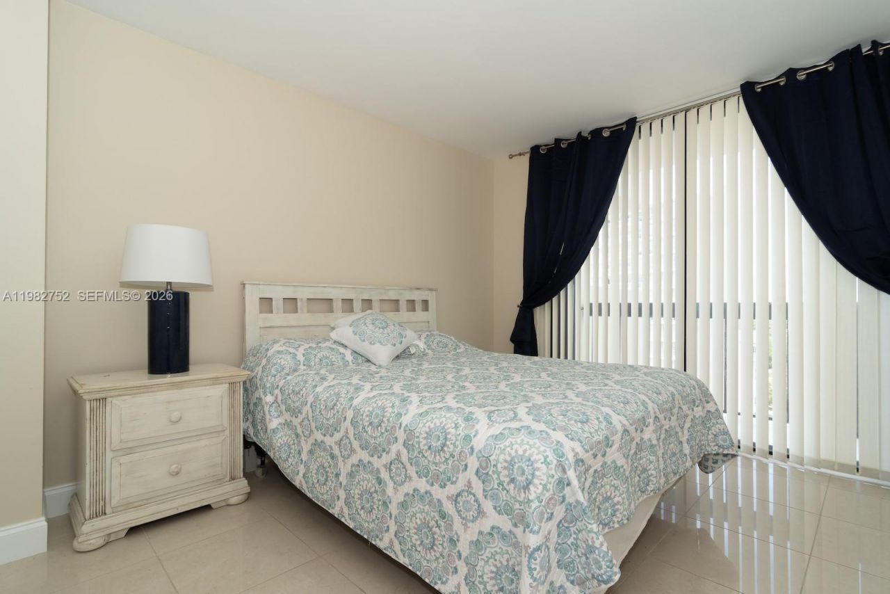 2333 Brickell Ave , Unit 1710, Miami, FL 33129 Photo