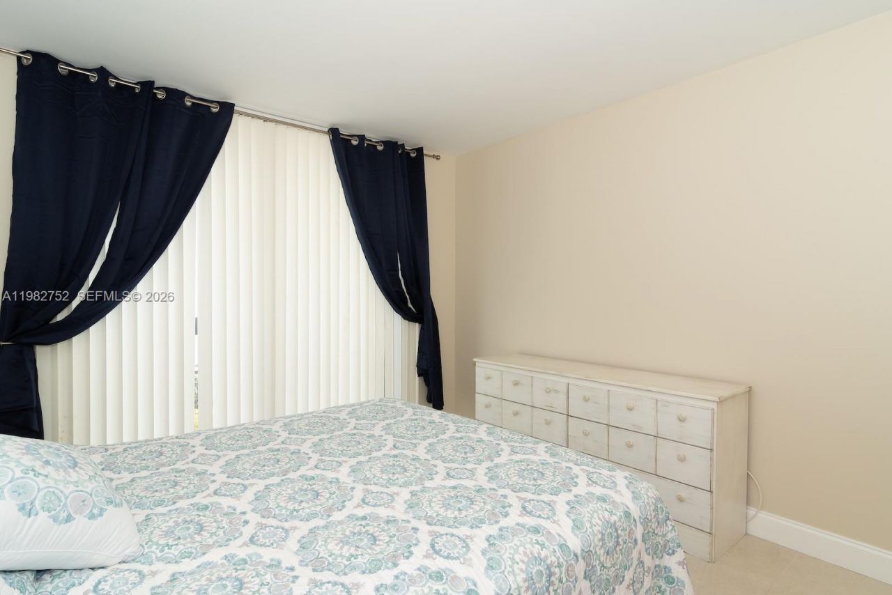 2333 Brickell Ave , Unit 1710, Miami, FL 33129 Photo