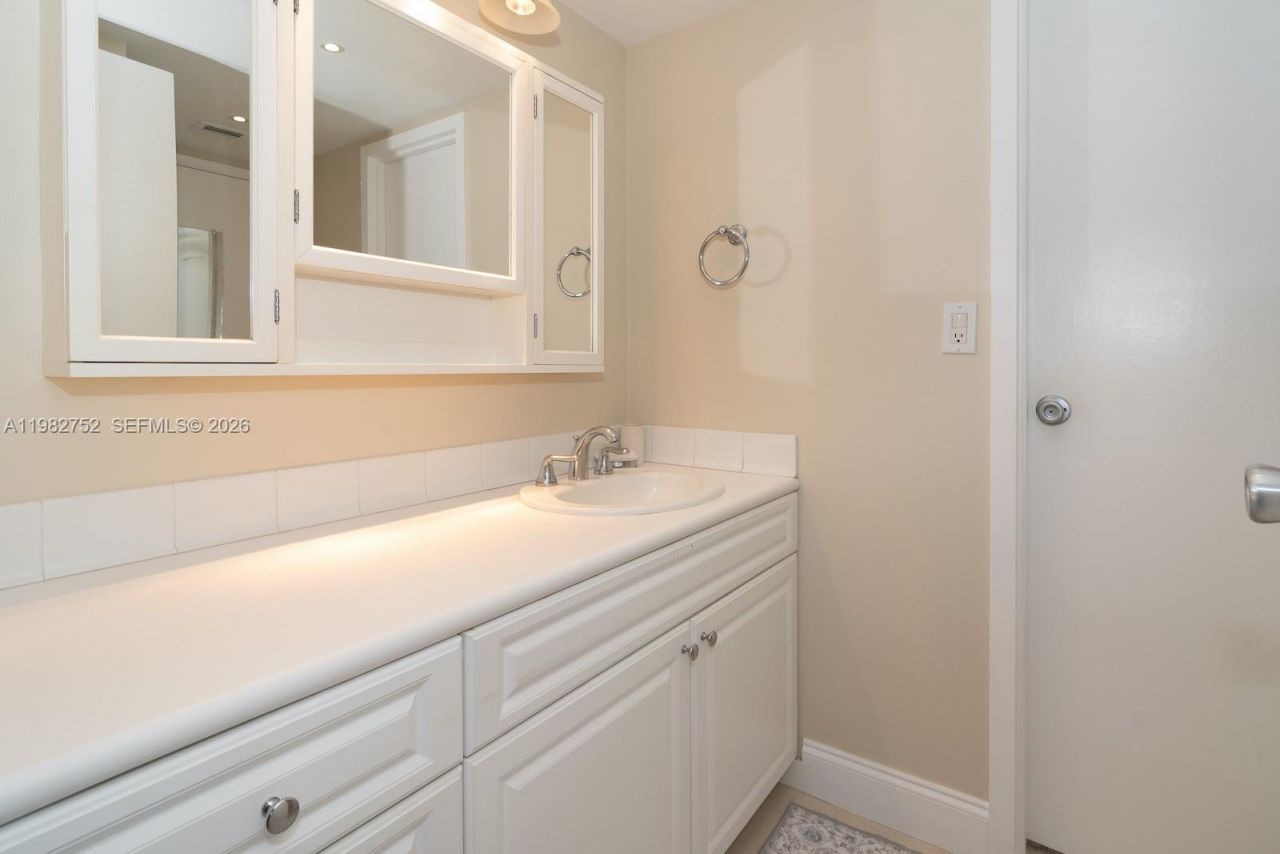 2333 Brickell Ave , Unit 1710, Miami, FL 33129 Photo