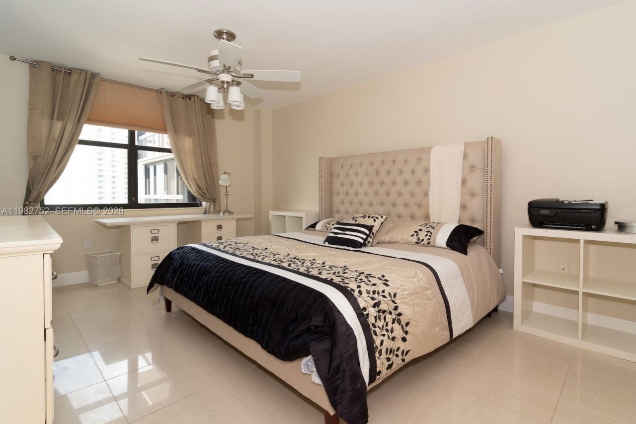 2333 Brickell Ave , Unit 1710, Miami, FL 33129 Photo