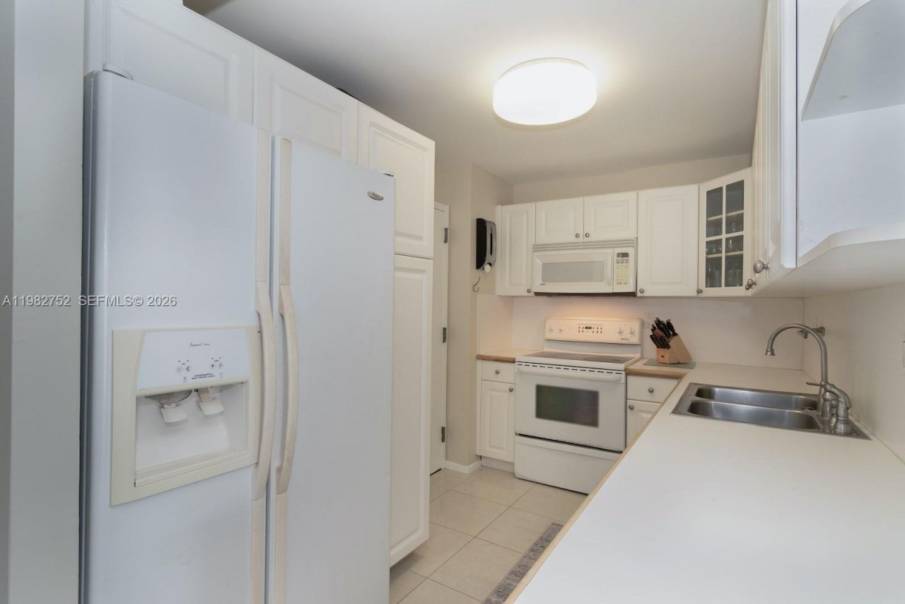 2333 Brickell Ave , Unit 1710, Miami, FL 33129 Photo