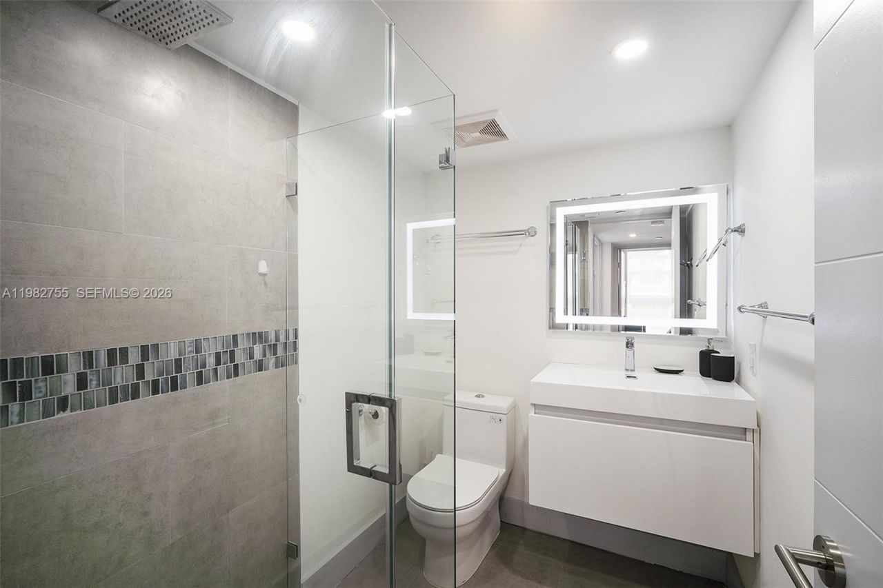 1035 West Ave , Unit 201, Miami Beach, FL 33139 Photo