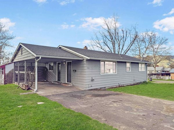 1522 13th St, Lewiston, ID 83501