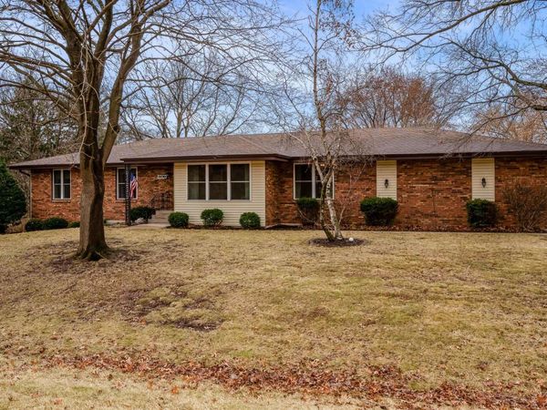 1570 FEATHERSTONE Road, ROCKFORD, IL 61107